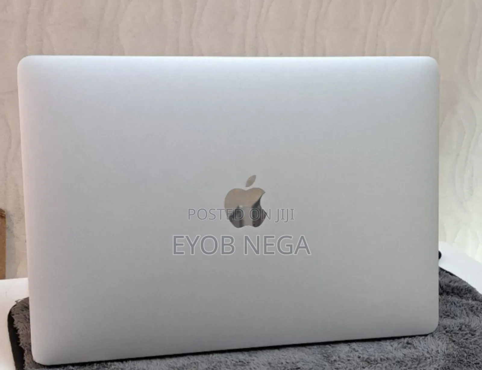 New Laptop Apple MacBook Pro 2020 M1 8GB Apple M1 SSD 256GB