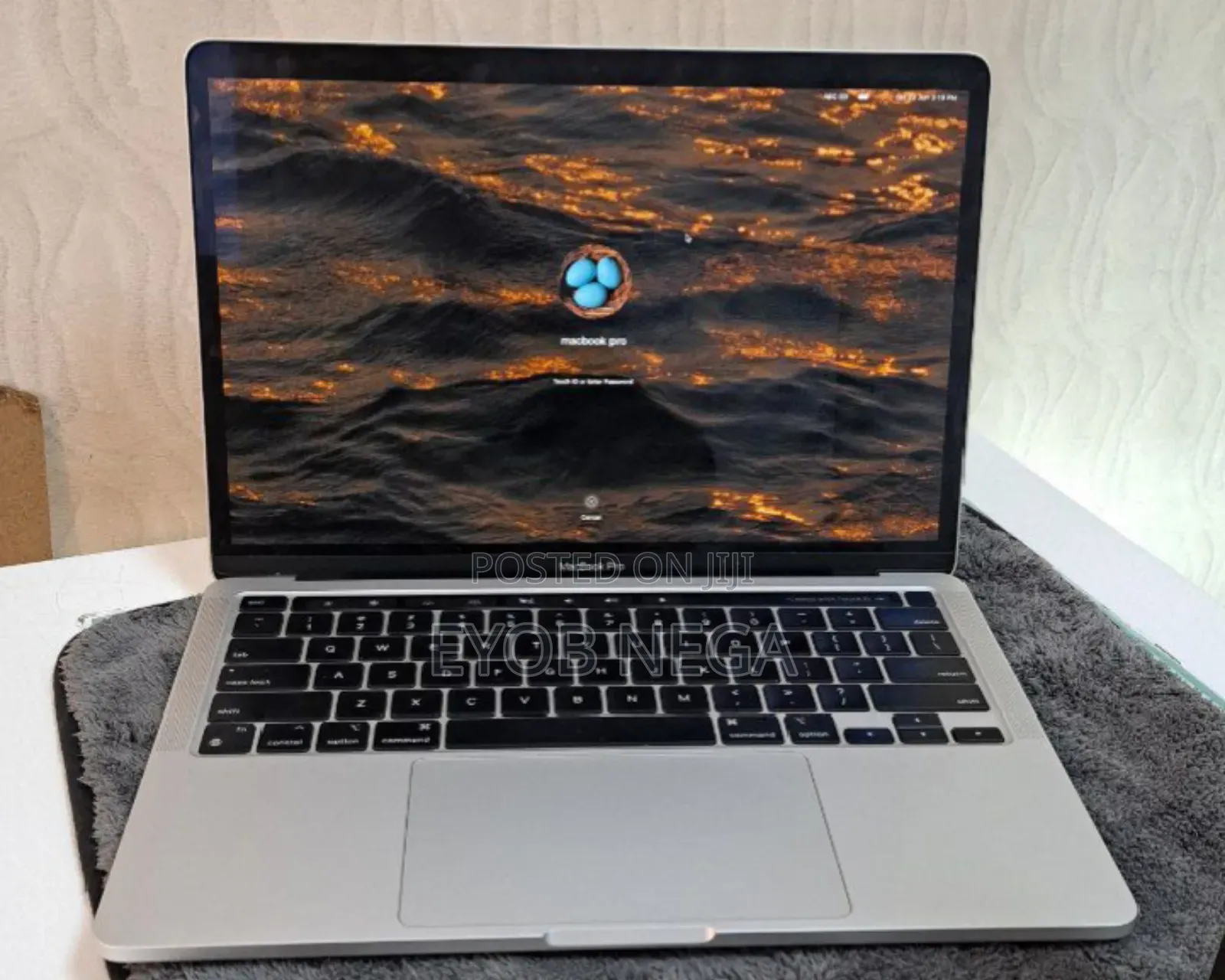 New Laptop Apple MacBook Pro 2020 M1 8GB Apple M1 SSD 256GB