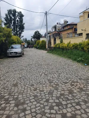 የሚሸጥ ቦታ አያት ሀይሌ ሪልስቴት አካባቢ