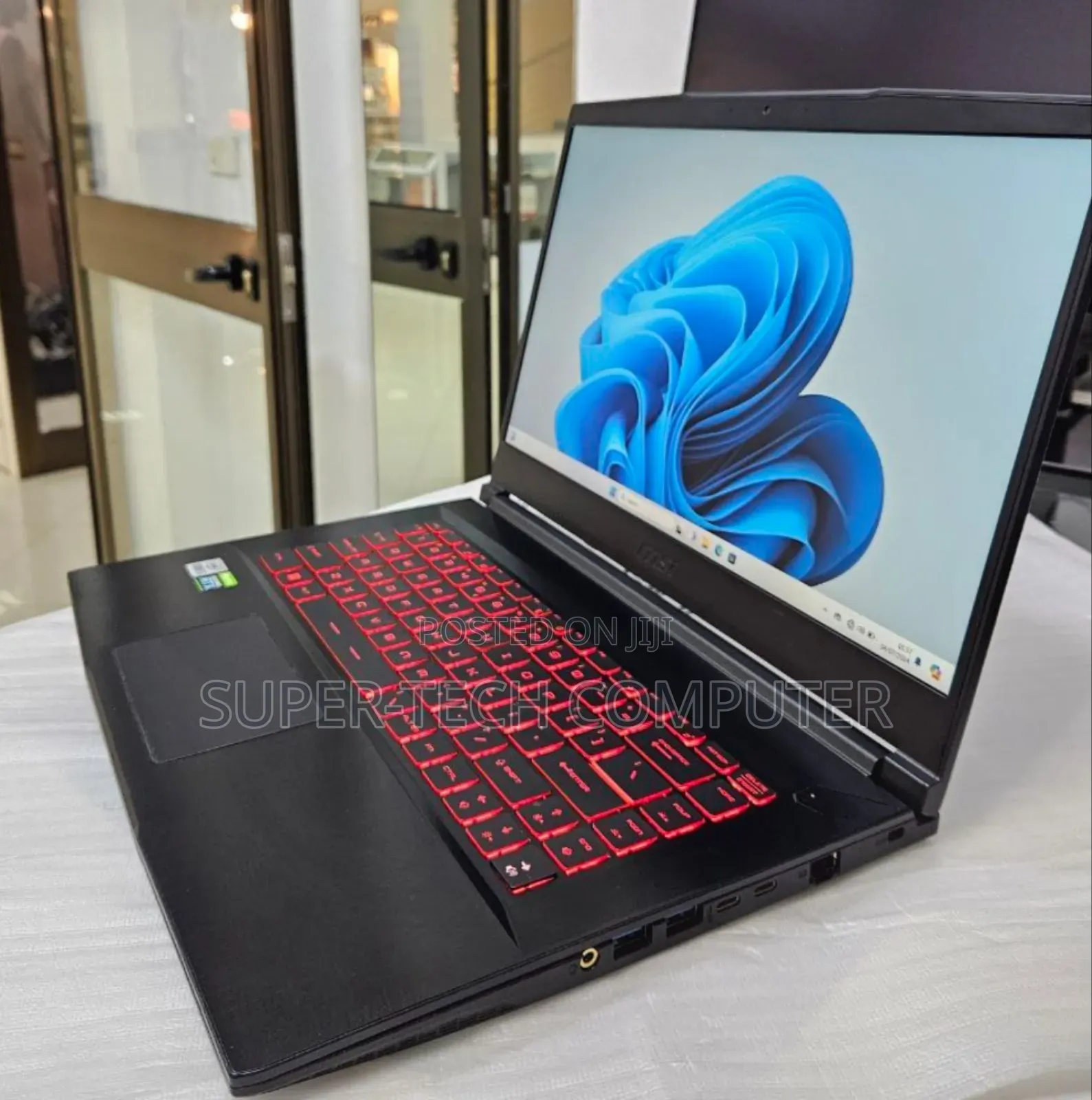 New Laptop MSI GP75 Leopard 16GB Intel Core I5 SSD 512GB