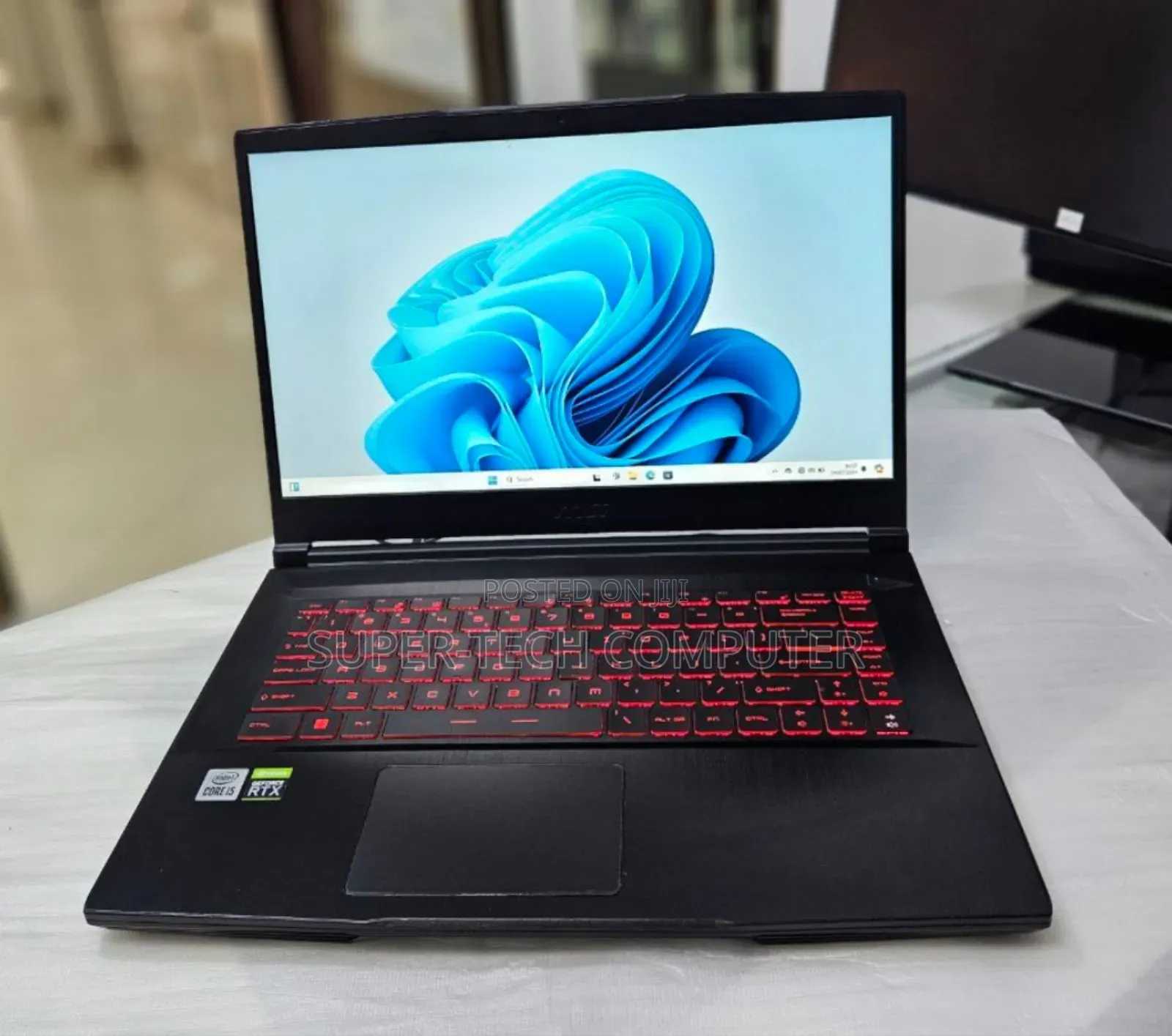 New Laptop MSI GP75 Leopard 16GB Intel Core I5 SSD 512GB