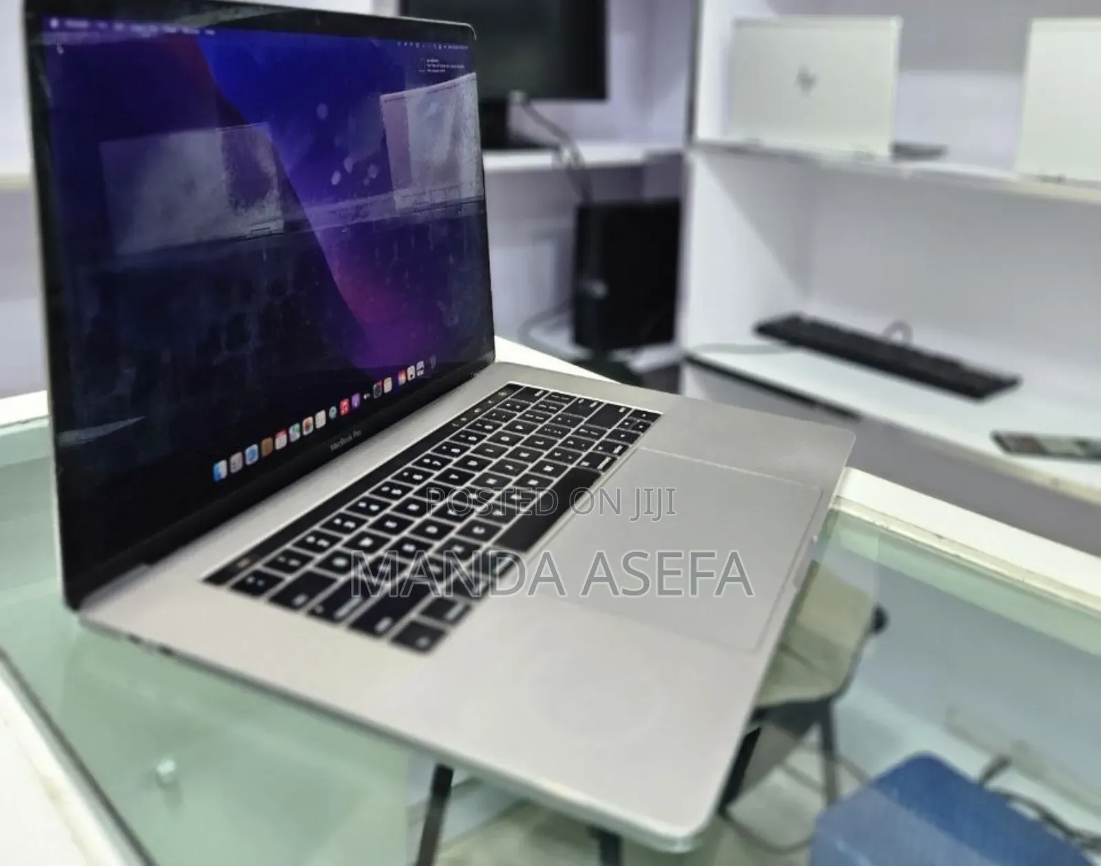 New Laptop Apple MacBook Pro 2016 16GB Intel Core I7 SSD 256GB