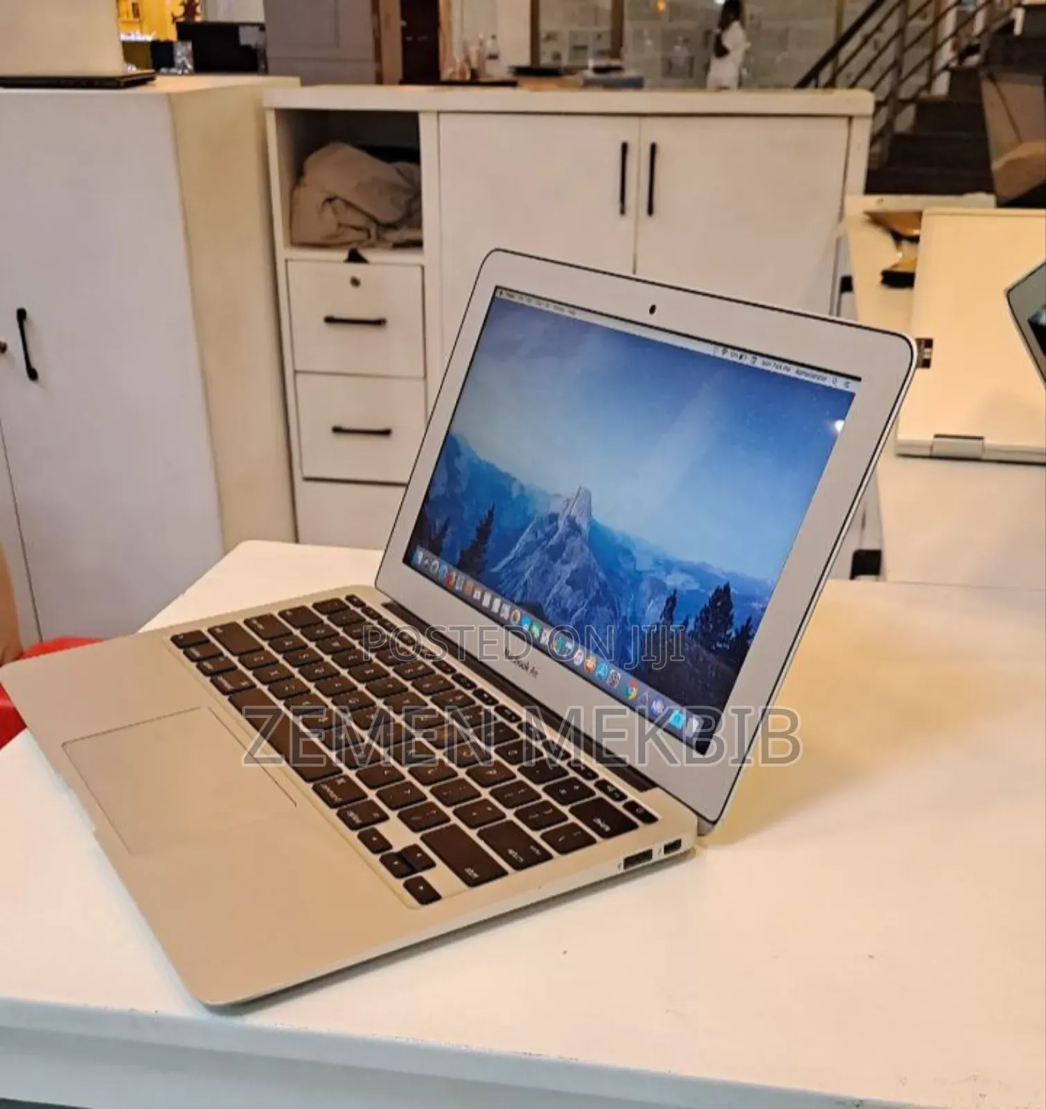 New Laptop Apple MacBook Air 2015 4GB Intel Core I5 SSD 128GB