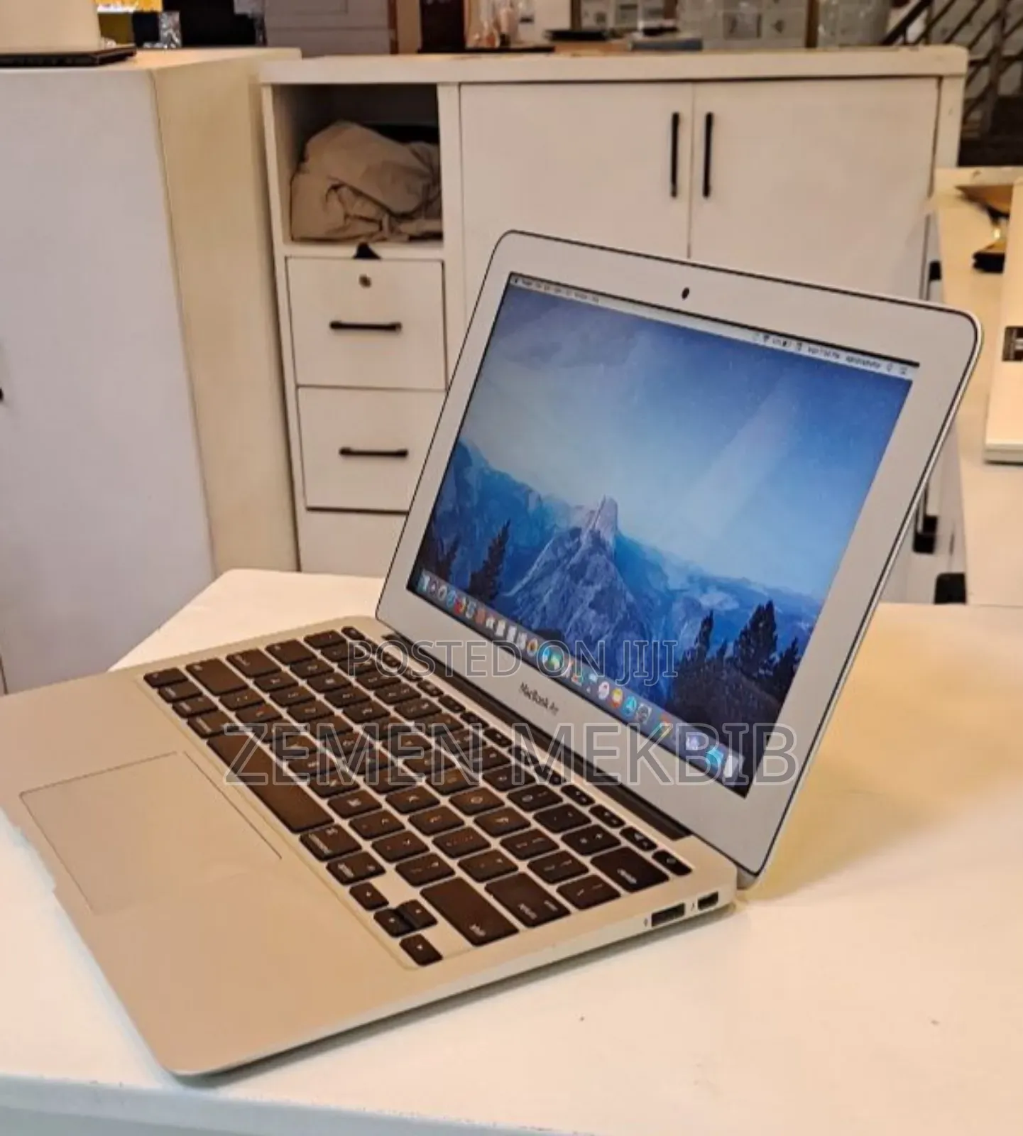 New Laptop Apple MacBook Air 2015 4GB Intel Core I5 SSD 128GB