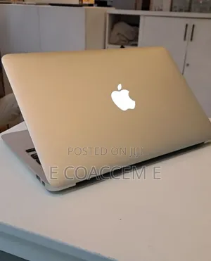 New Laptop Apple MacBook 2015 4GB Intel Core I5 SSD 128GB