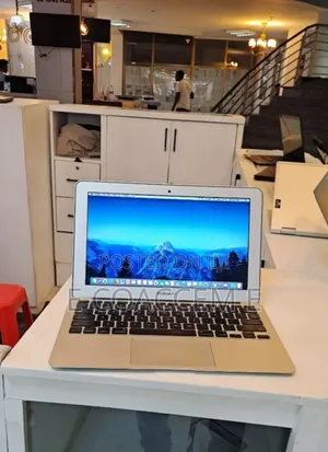 New Laptop Apple MacBook 2015 4GB Intel Core I5 SSD 128GB