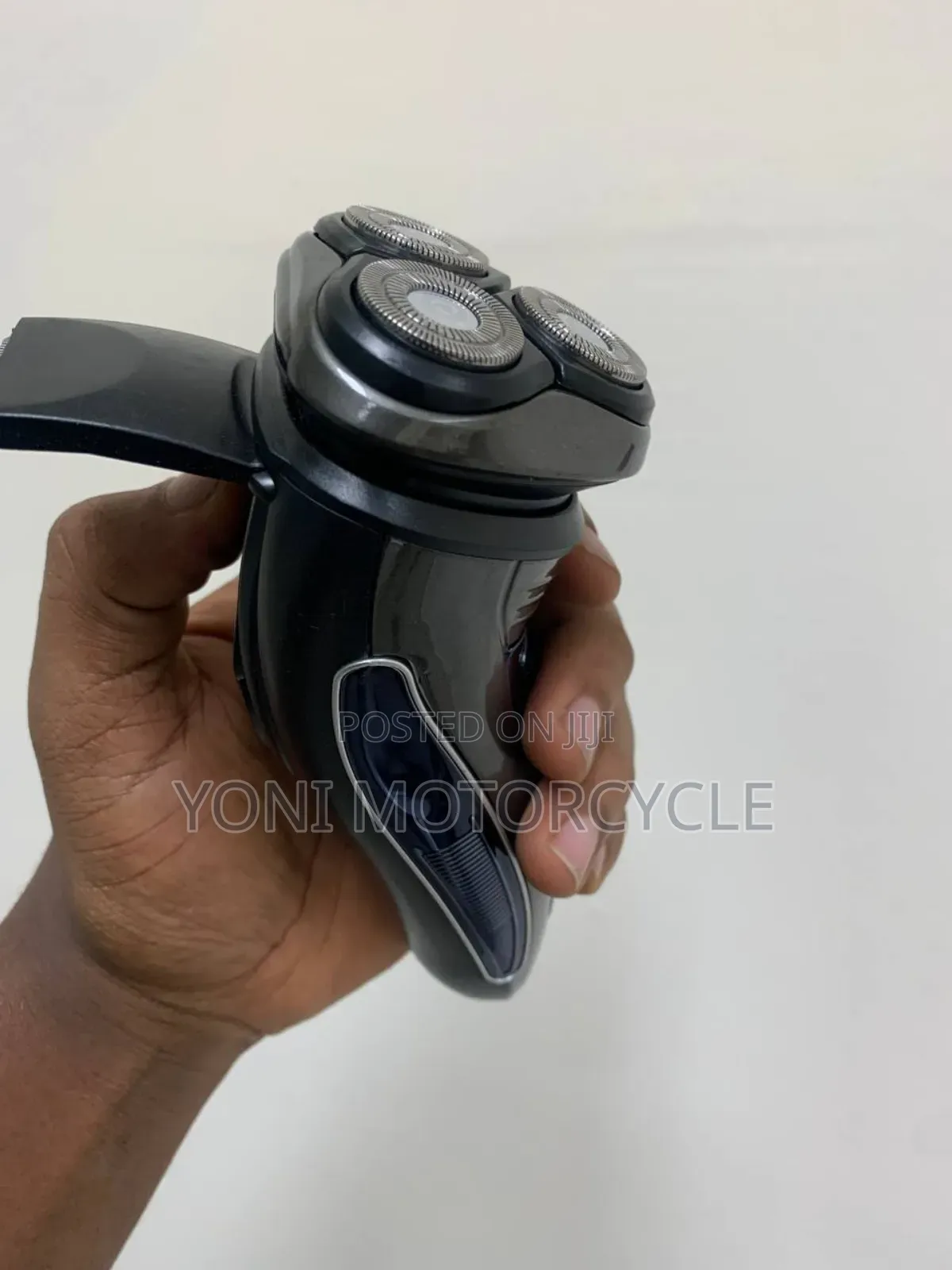 ሼቨር (Aqua Touch)