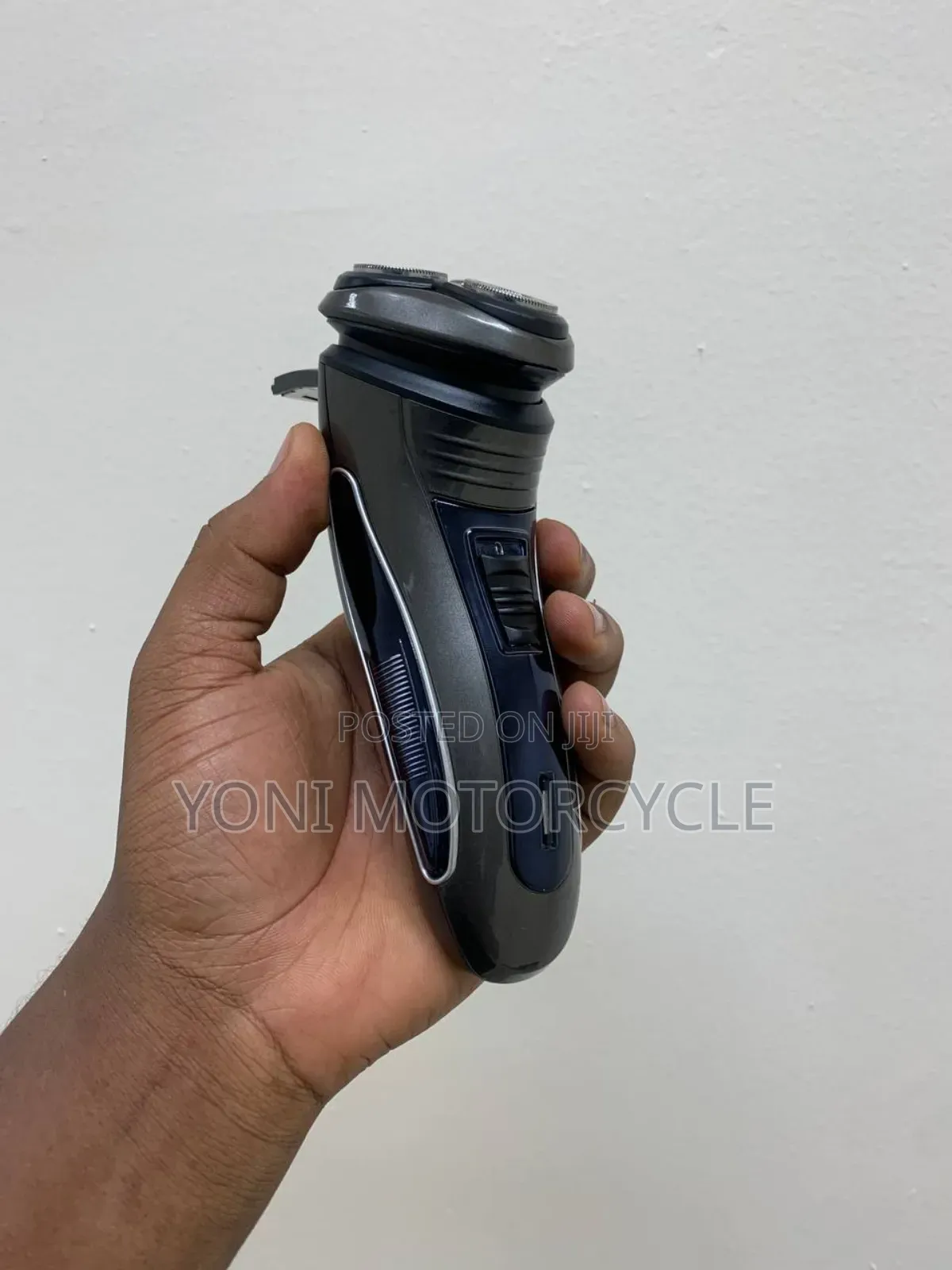 ሼቨር (Aqua Touch)