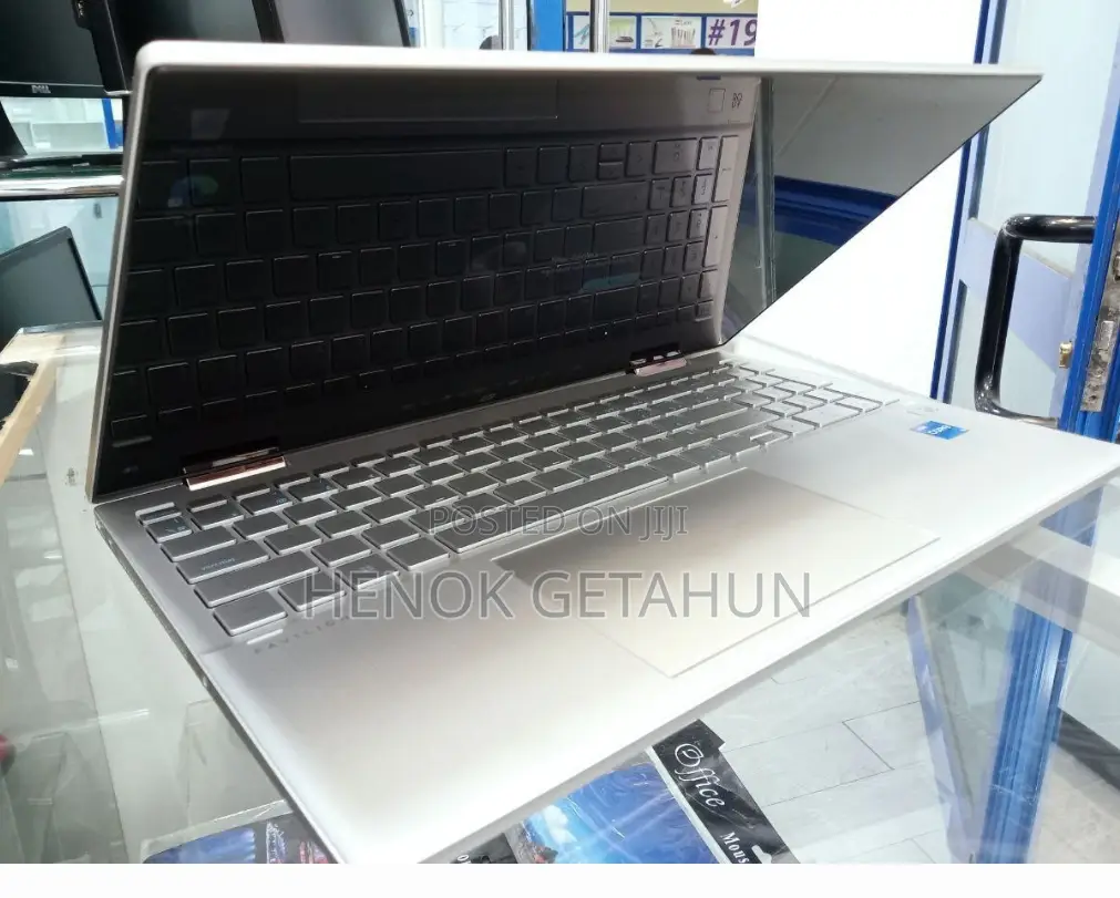 New Laptop HP Pavilion 15 8GB Intel Core I5 SSD 512GB