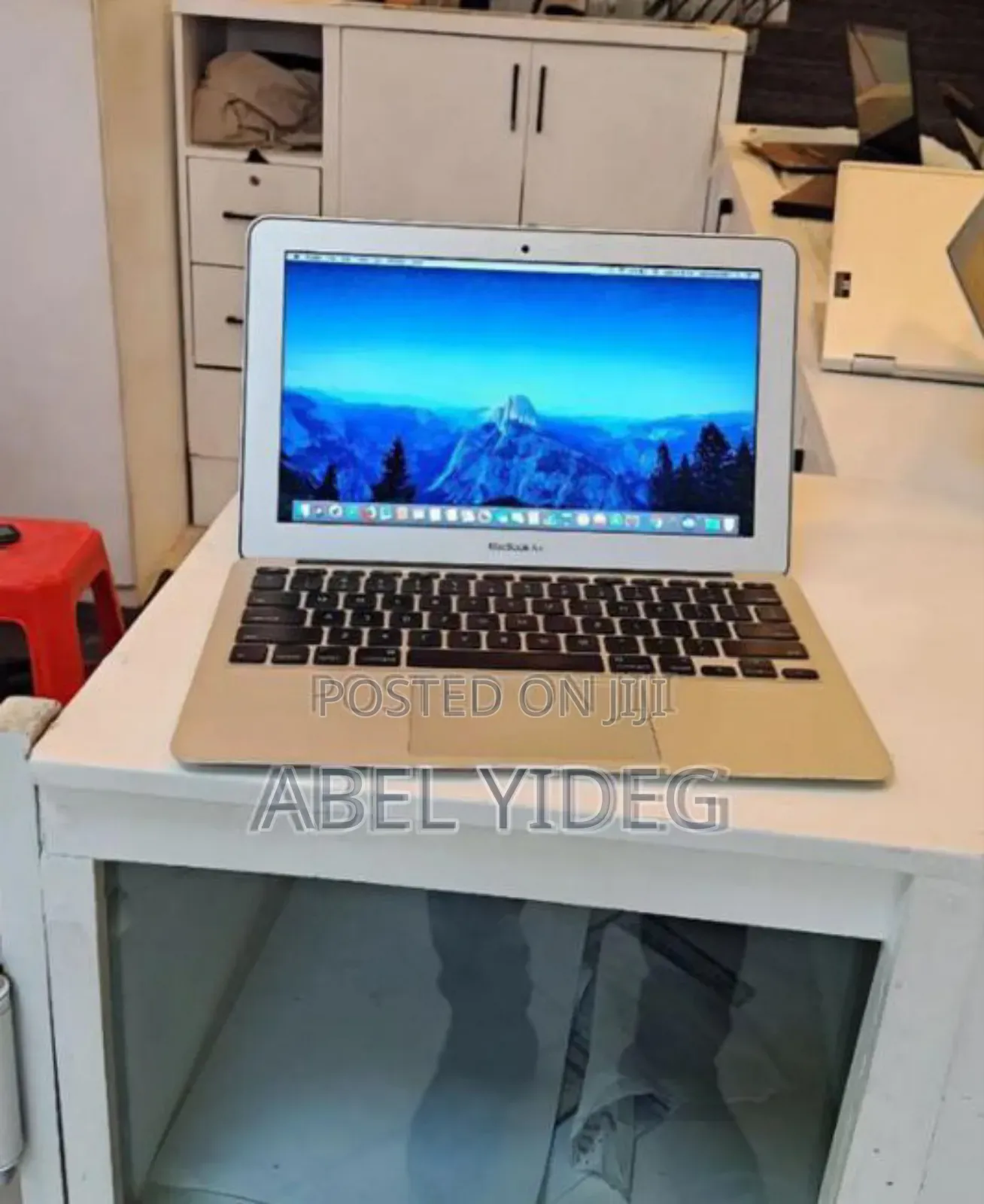 New Laptop Apple MacBook Air 2015 4GB Intel Core i5 SSD 128GB