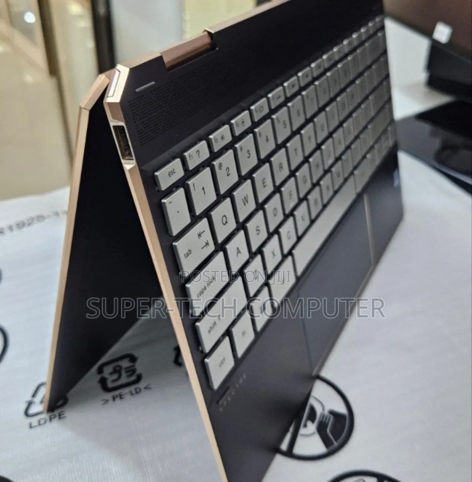 New Laptop HP Spectre X360 8GB Intel Core I7 SSD 512GB