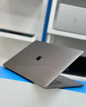 New Laptop Apple MacBook Pro 2017 16GB Intel Core I7 SSD 512GB