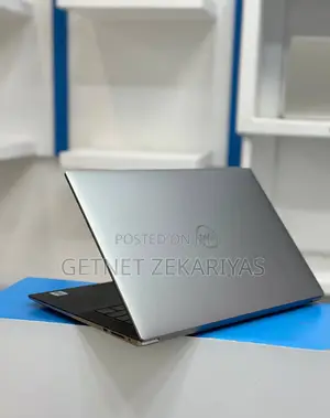 New Laptop Dell Precision 15 3520 32GB Intel Core I7 SSD 512GB
