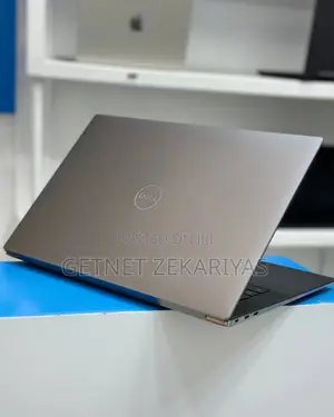New Laptop Dell Precision 15 3520 32GB Intel Core I7 SSD 512GB