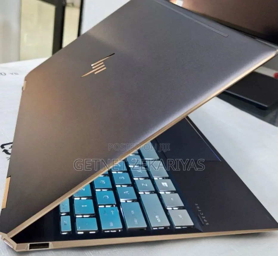 New Laptop HP Spectra 13 8GB Intel Core I7 SSD 512GB