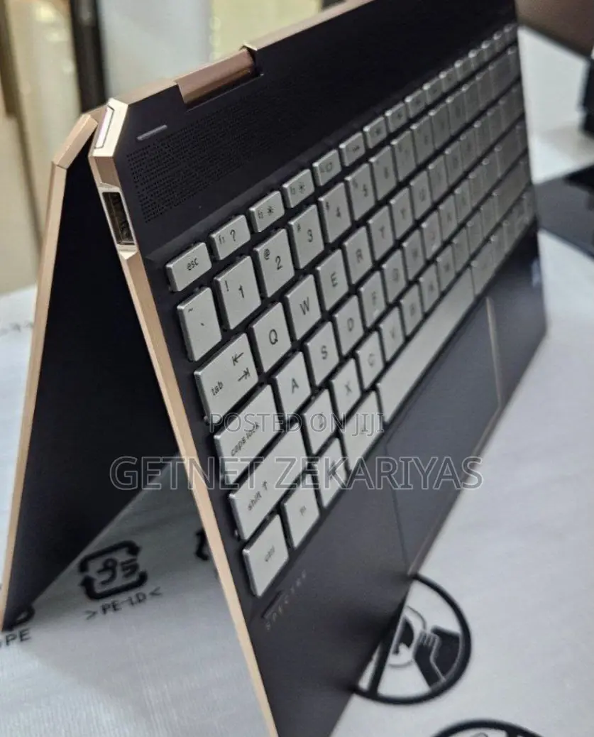 New Laptop HP Spectra 13 8GB Intel Core I7 SSD 512GB