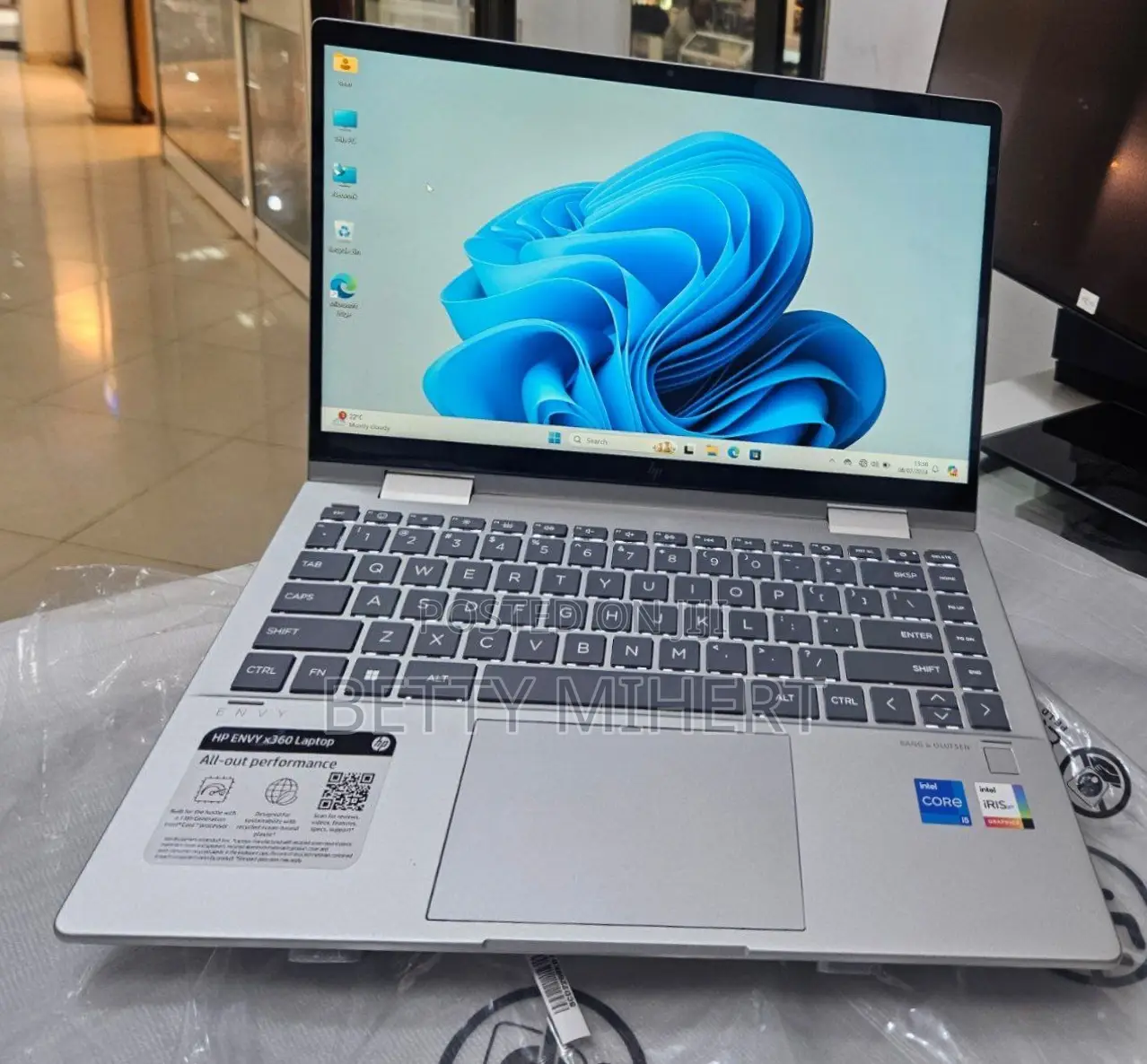 New Laptop HP Envy X360 8GB Intel Core I5 SSD 512GB