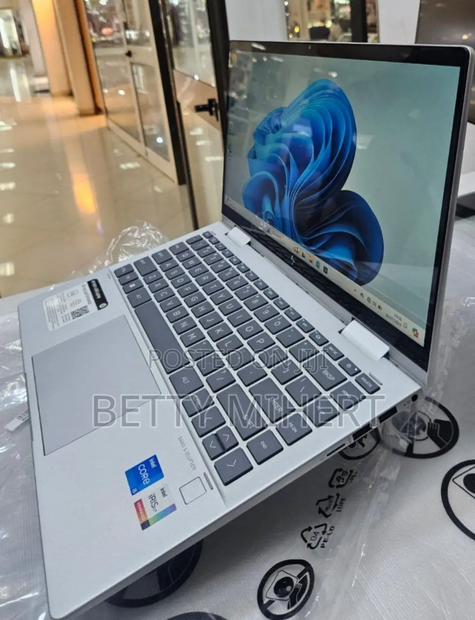 New Laptop HP Envy X360 8GB Intel Core I5 SSD 512GB