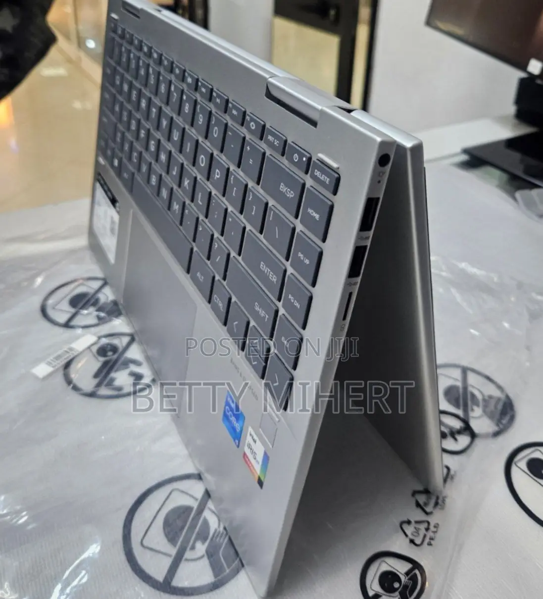 New Laptop HP Envy X360 8GB Intel Core I5 SSD 512GB