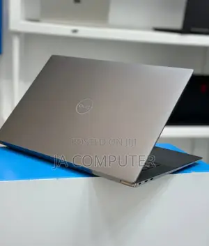 New Laptop Dell Precision 15 3520 32GB Intel Core I7 SSD 512GB