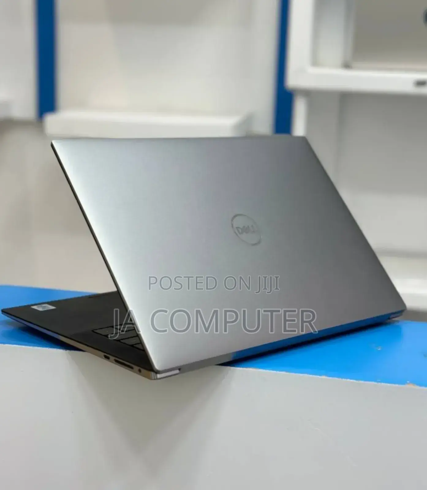 New Laptop Dell Precision 15 3520 32GB Intel Core I7 SSD 512GB