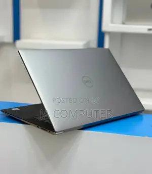 New Laptop Dell Precision 15 3520 32GB Intel Core I7 SSD 512GB