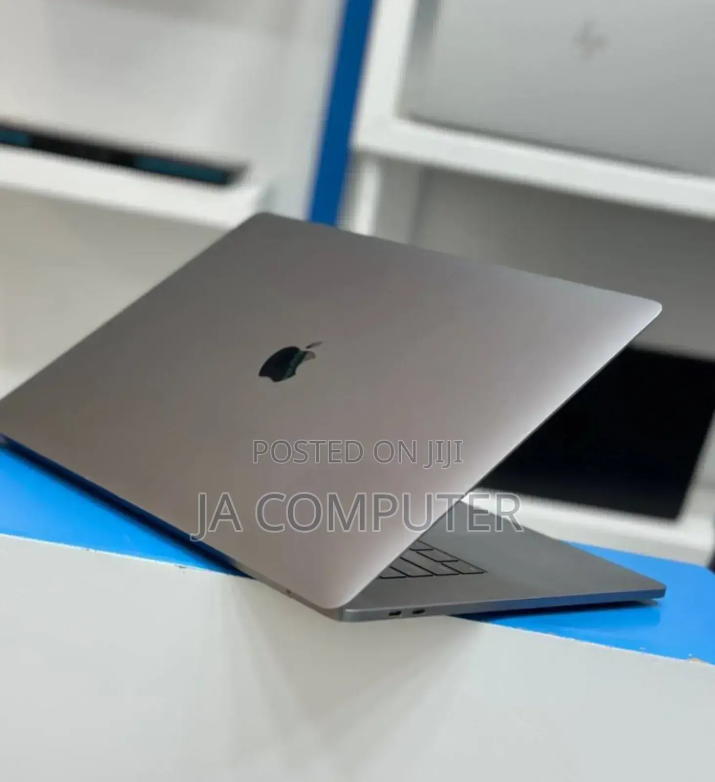 New Laptop Apple MacBook Pro 16GB Intel Core I7 SSD 512GB