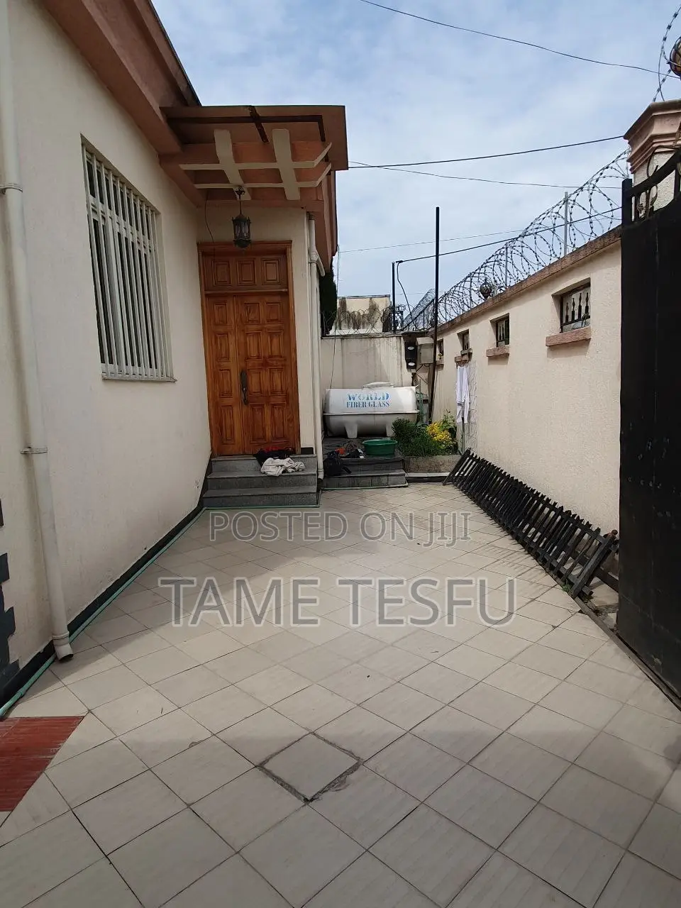 Furnished 3bdrm Villa in Hill Side, Yeka for sale