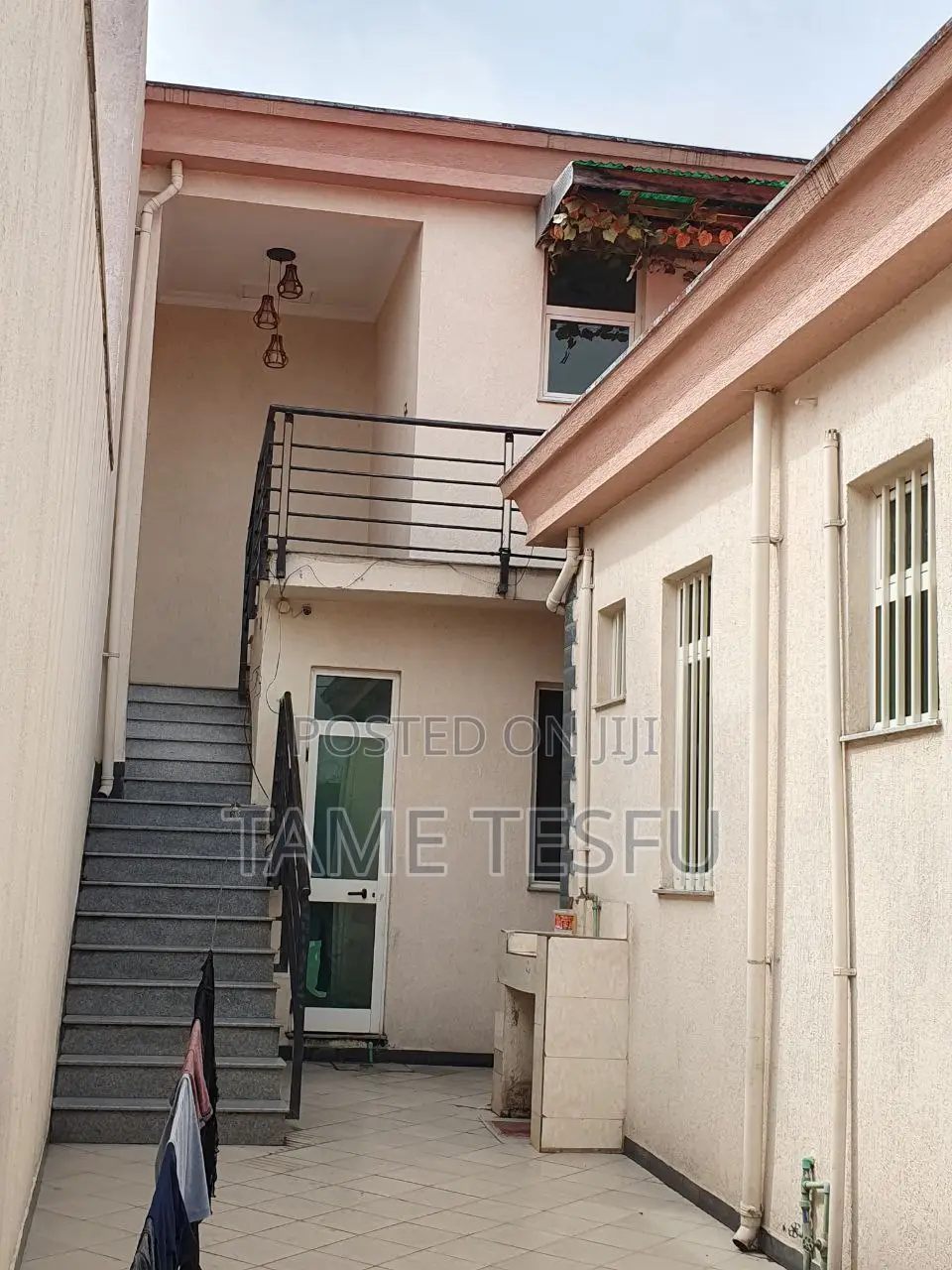 Furnished 3bdrm Villa in Hill Side, Yeka for sale