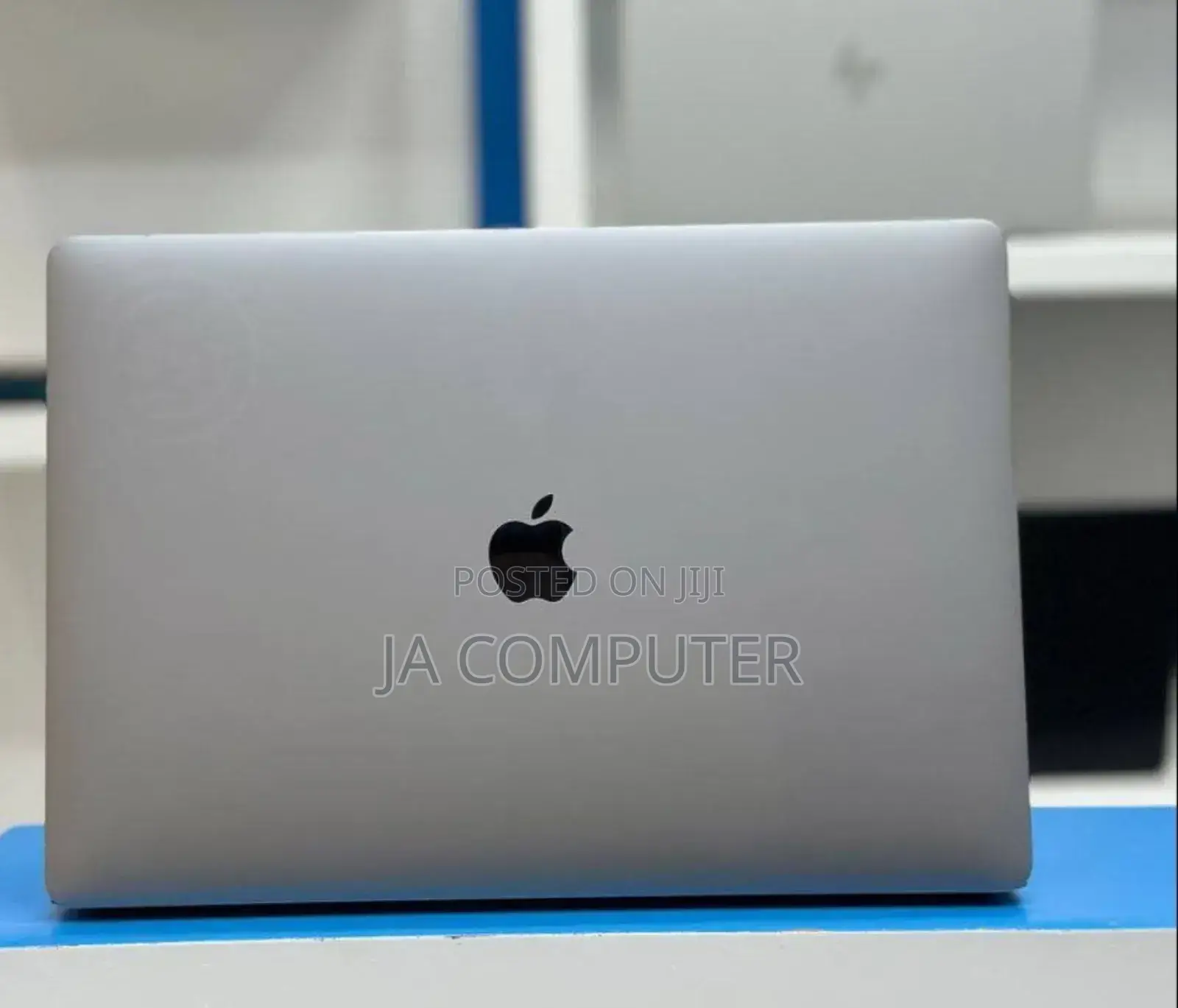 New Laptop Apple MacBook Pro 16GB Intel Core I7 SSD 512GB