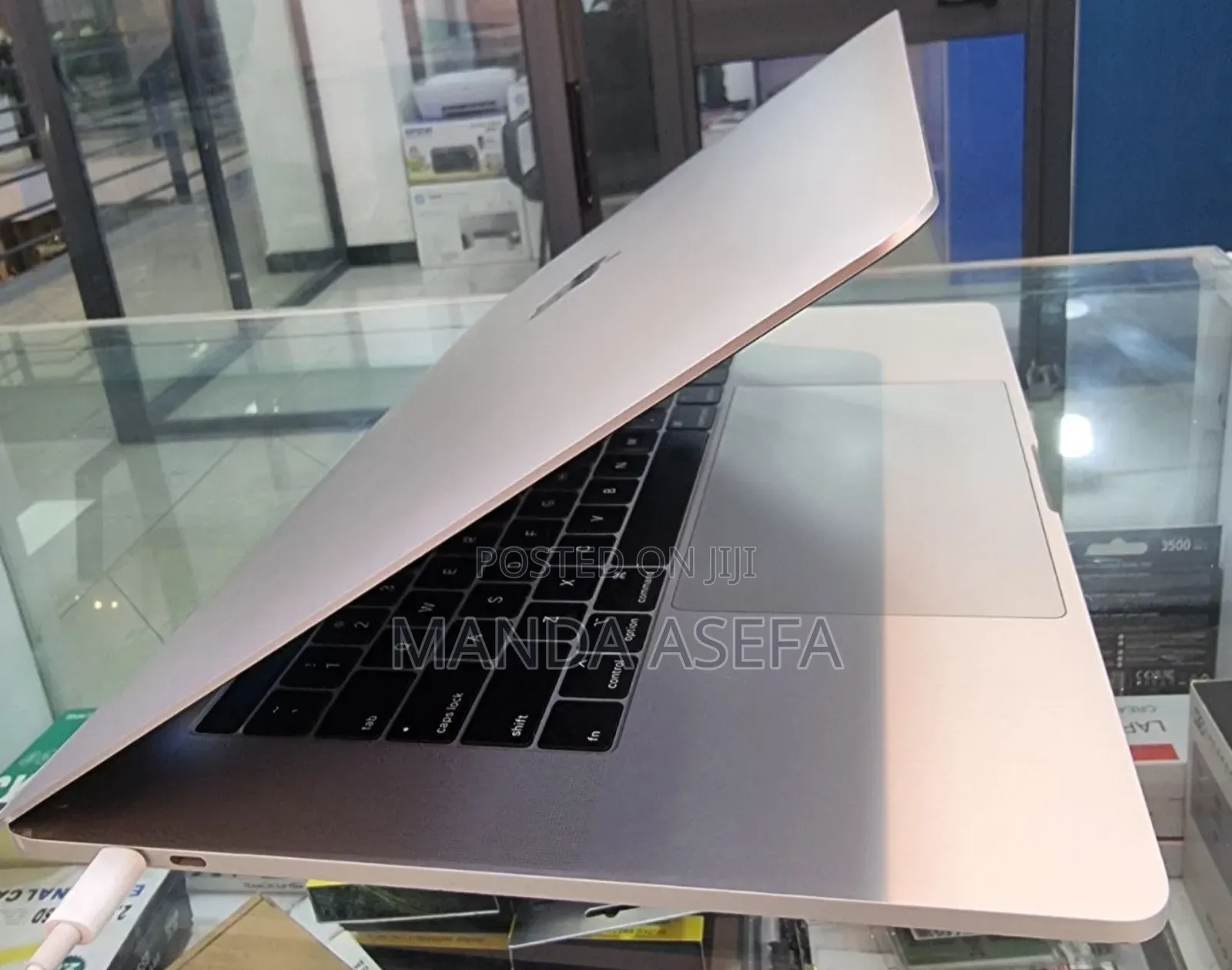New Laptop Apple MacBook Pro 2018 16GB Intel Core I9 SSD 1T