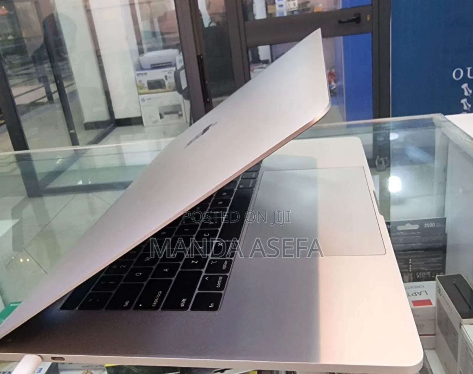 New Laptop Apple MacBook Pro 2018 16GB Intel Core I9 SSD 1T