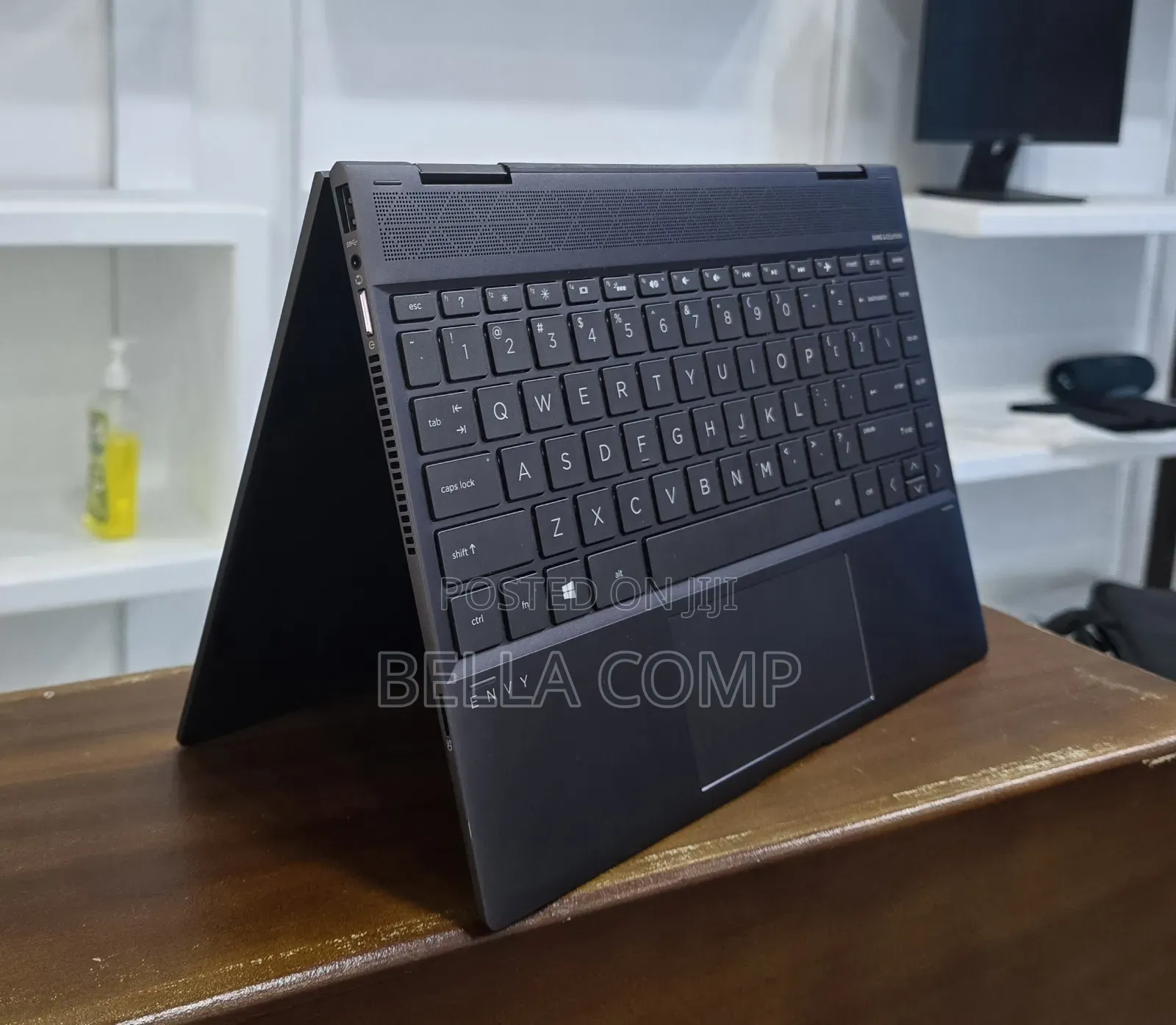 New Laptop HP Envy X360 8GB AMD Ryzen 5 SSD 512GB