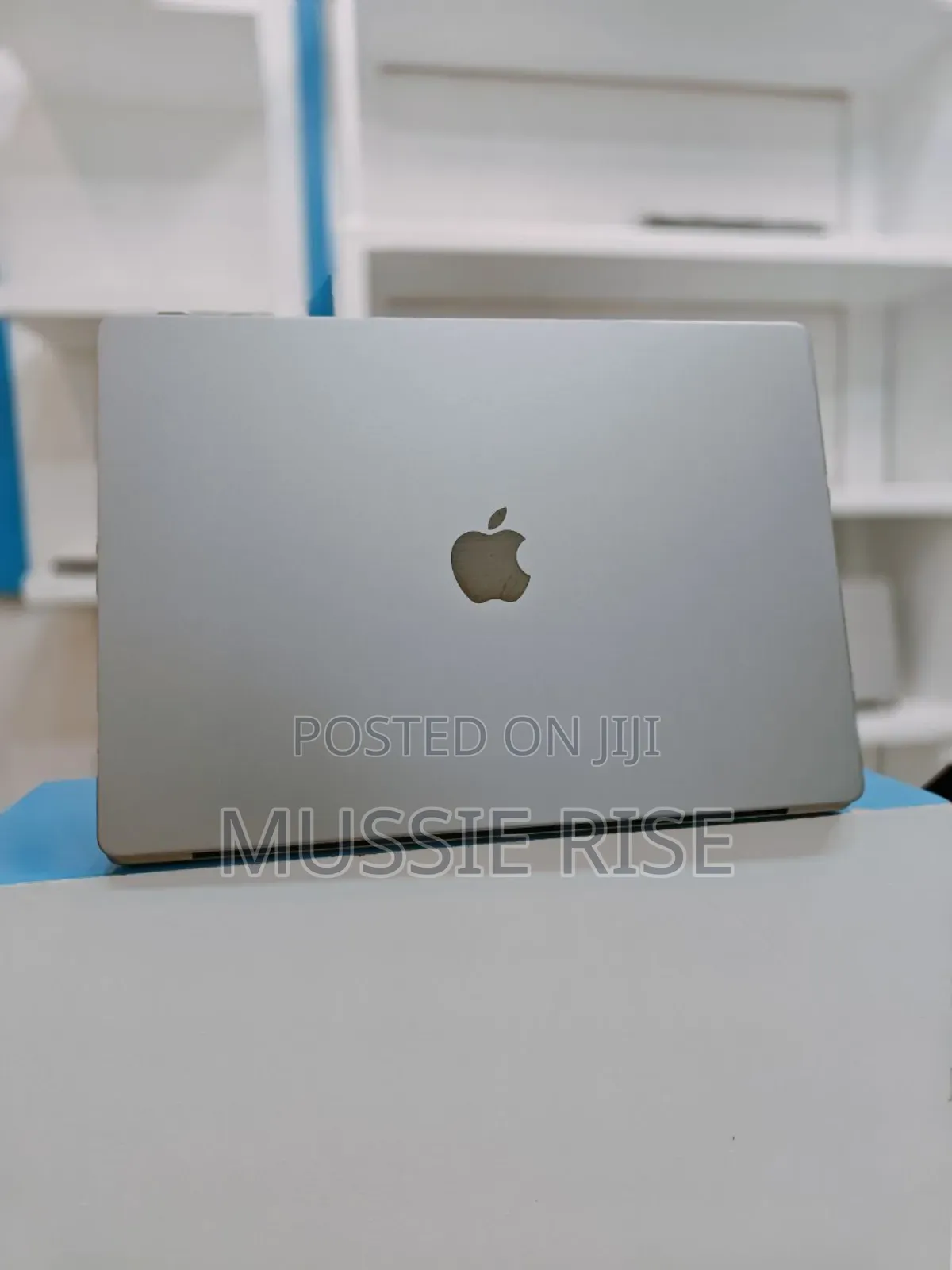 Laptop Apple MacBook Pro 2021 M1 16GB Apple M1 Pro SSD 512GB