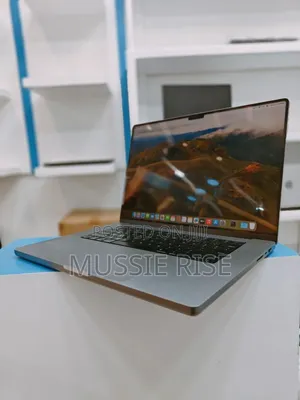 Laptop Apple MacBook Pro 2021 M1 16GB Apple M1 Pro SSD 512GB