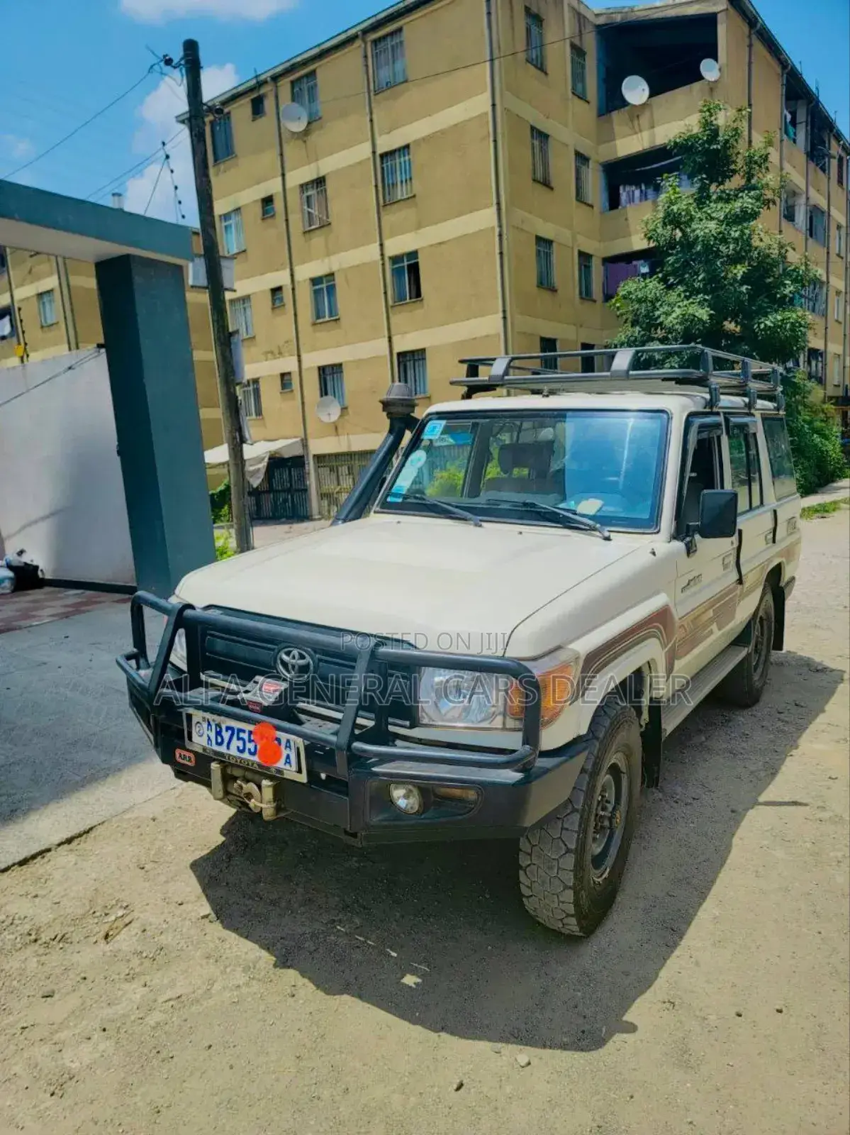 Toyota Land Cruiser 2015 White