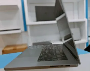 New Laptop Apple MacBook Pro M1 16GB Intel Core i7 SSD 512GB