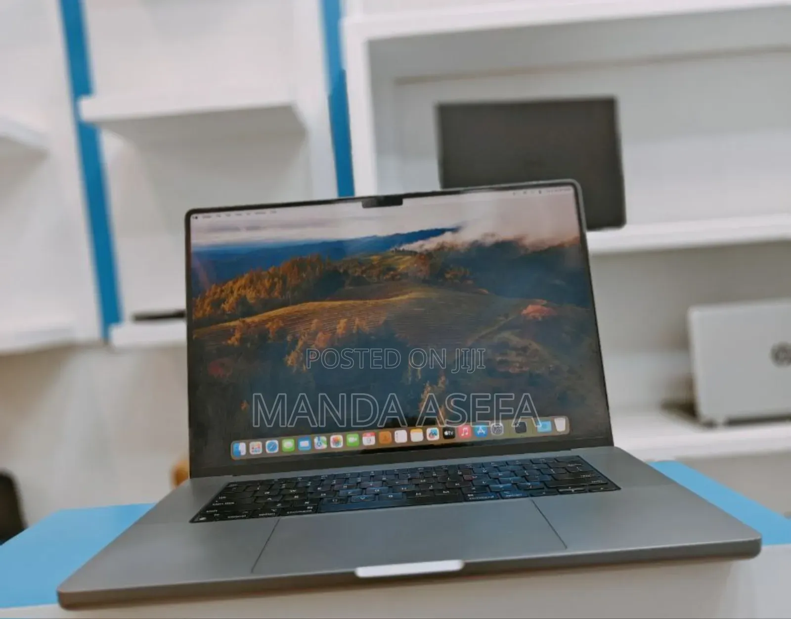 New Laptop Apple MacBook Pro M1 16GB Intel Core i7 SSD 512GB