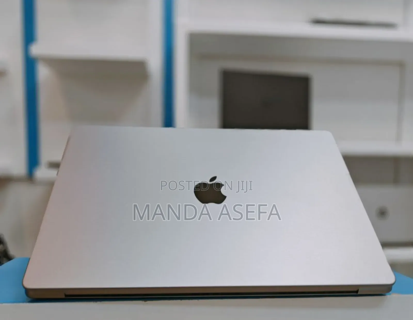 New Laptop Apple MacBook Pro M1 16GB Intel Core i7 SSD 512GB