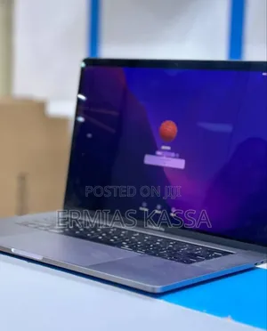 New Laptop Apple MacBook Pro 2017 16GB Intel Core I7 SSD 512GB