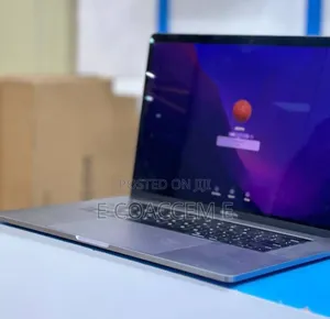 Photo - New Laptop Apple MacBook Pro 16GB Intel Core I7 SSD 512GB