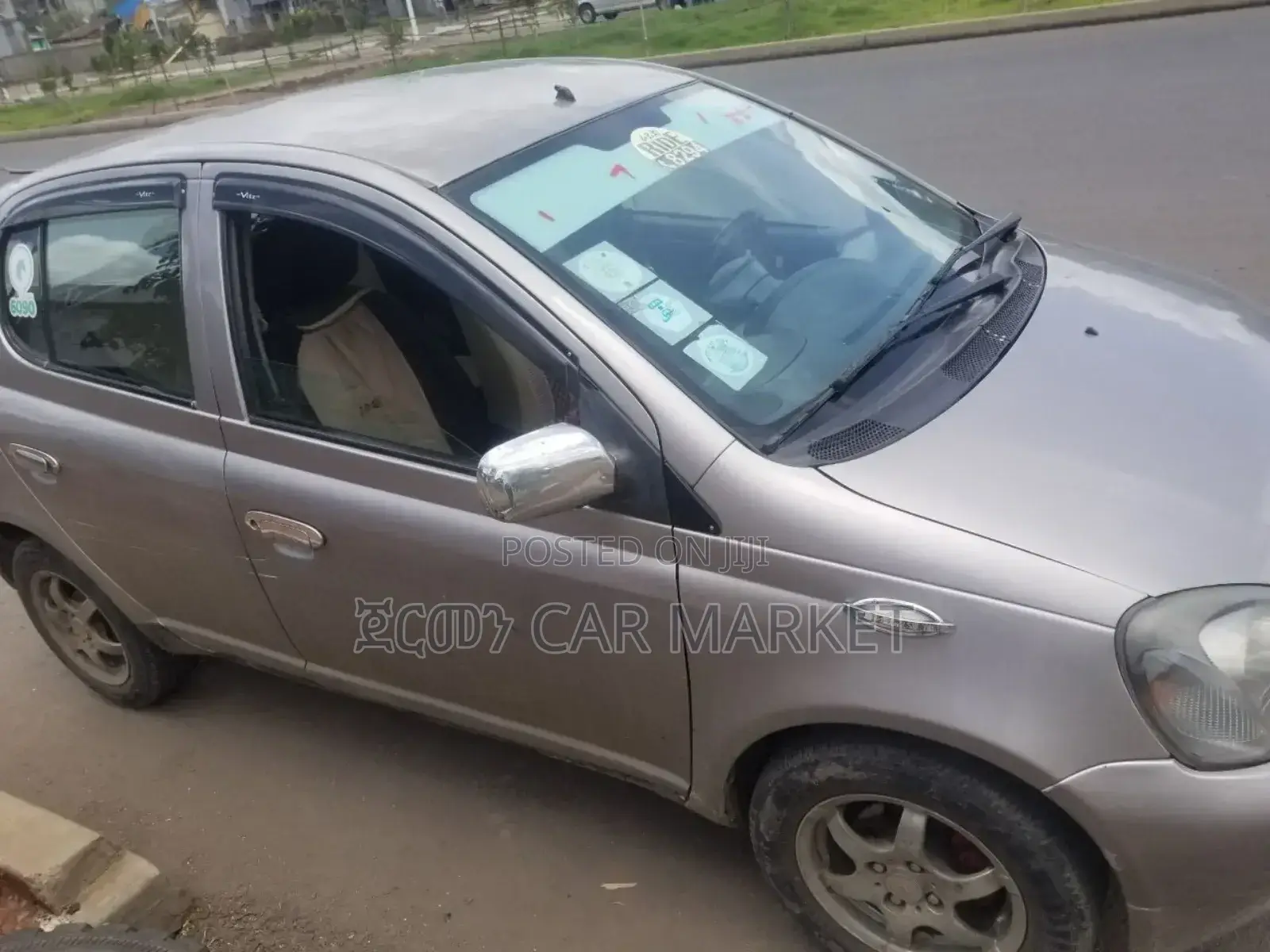 Toyota Vitz 2002 Gray