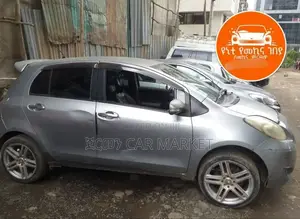 Toyota Yaris 2010 Gray
