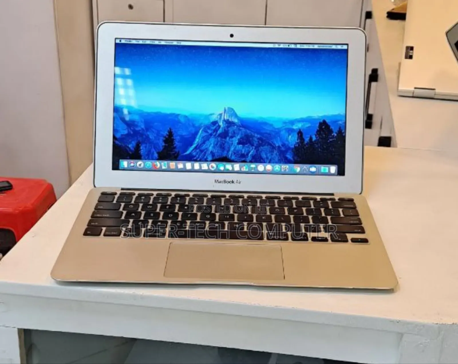 New Laptop Apple MacBook Air 2015 4GB Intel Core I5 SSD 128GB