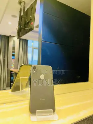 Apple iPhone XR 64 GB Black