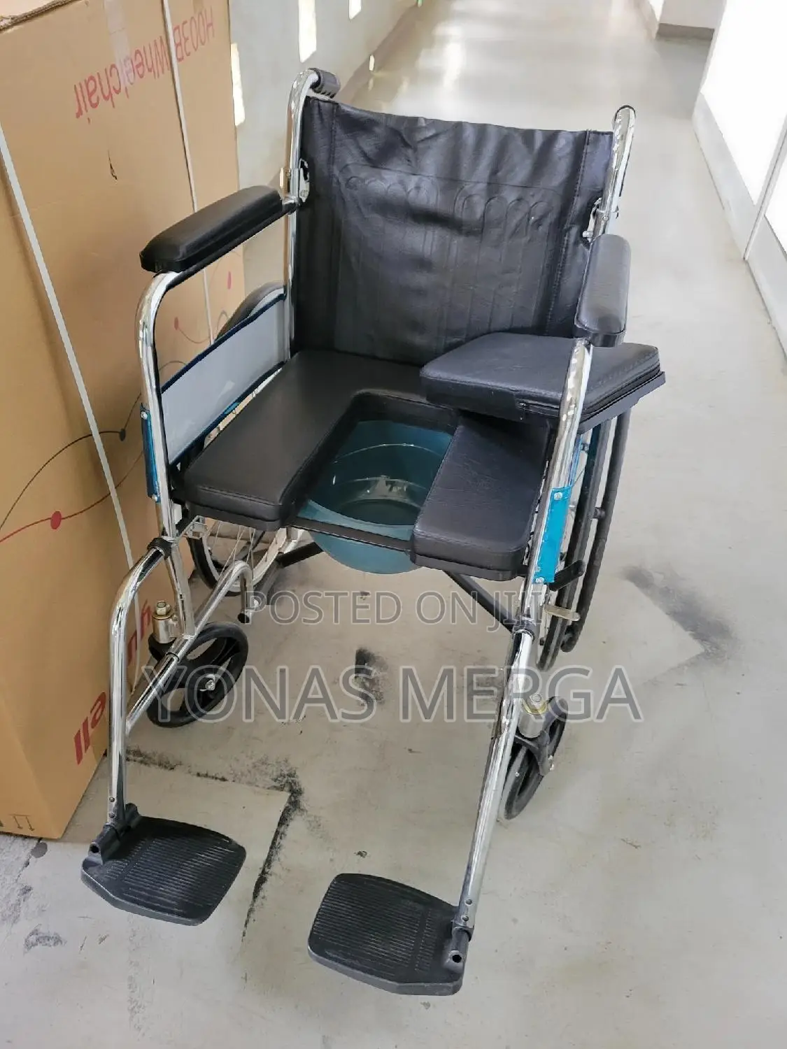 Easy Transportable Wheelchair|Toilet Wheelchair/Used ዊልቼር