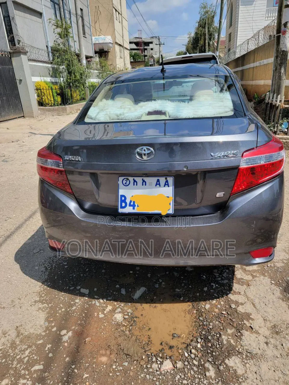 Toyota Yaris 2016 Gray