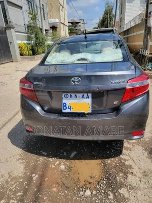 Toyota Yaris 2016 Gray