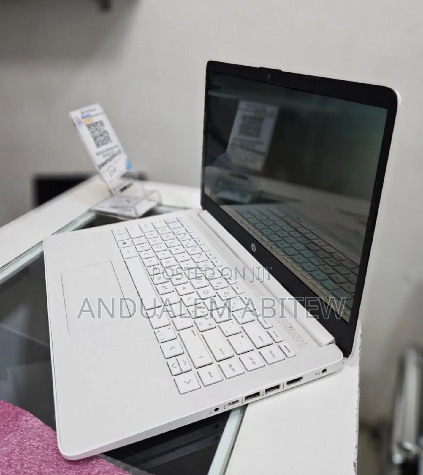 New Laptop HP Stream Notebook 4GB Intel Pentium SSD 60GB