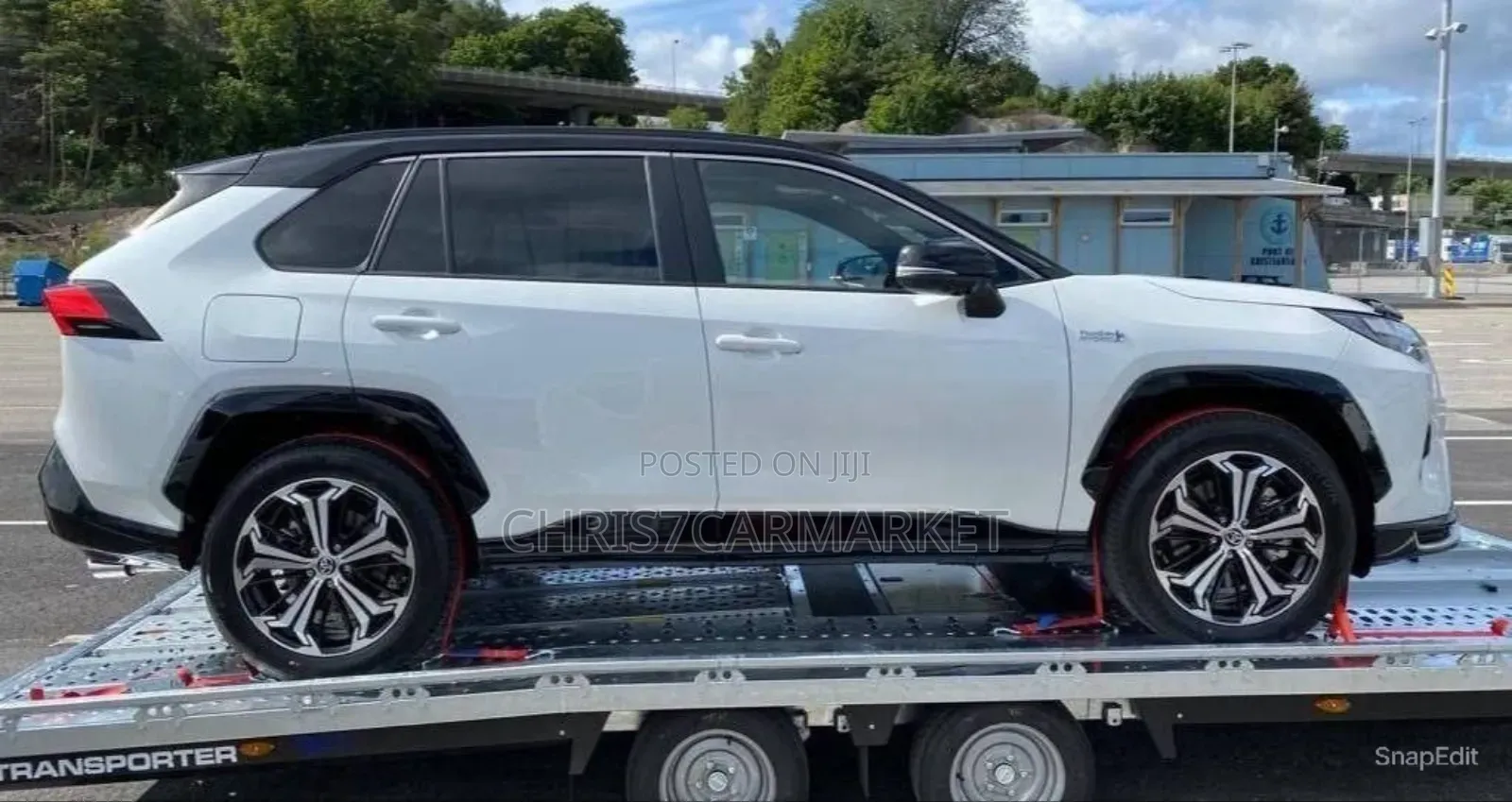 New Toyota RAV4 XLE Premium AWD 2023 White